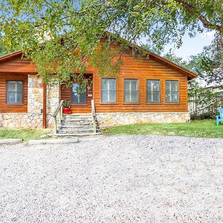 Wimberley Log Cabins Resort And Suites- The Oak Lodge Экстерьер фото