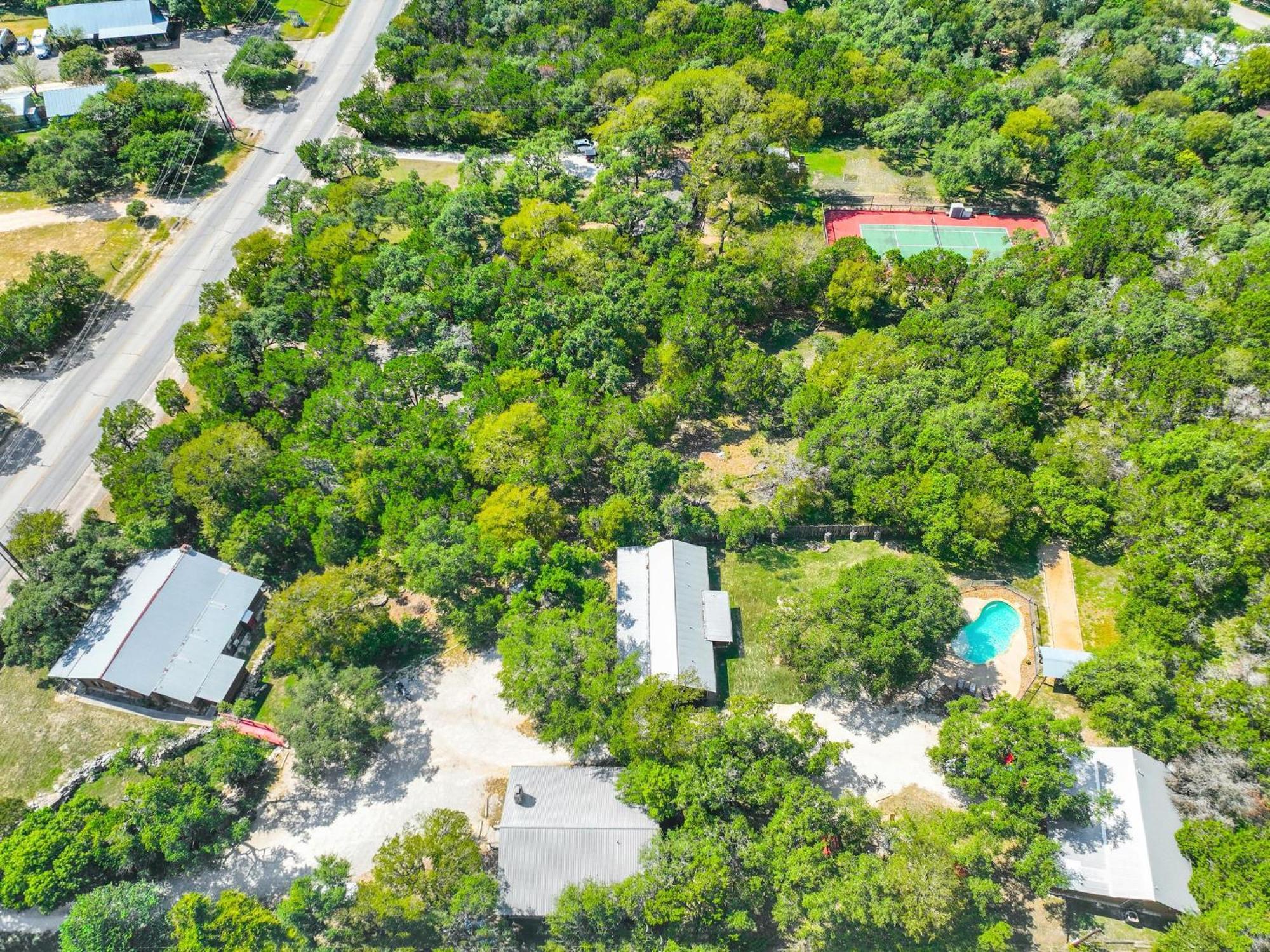 Wimberley Log Cabins Resort And Suites- The Oak Lodge Экстерьер фото