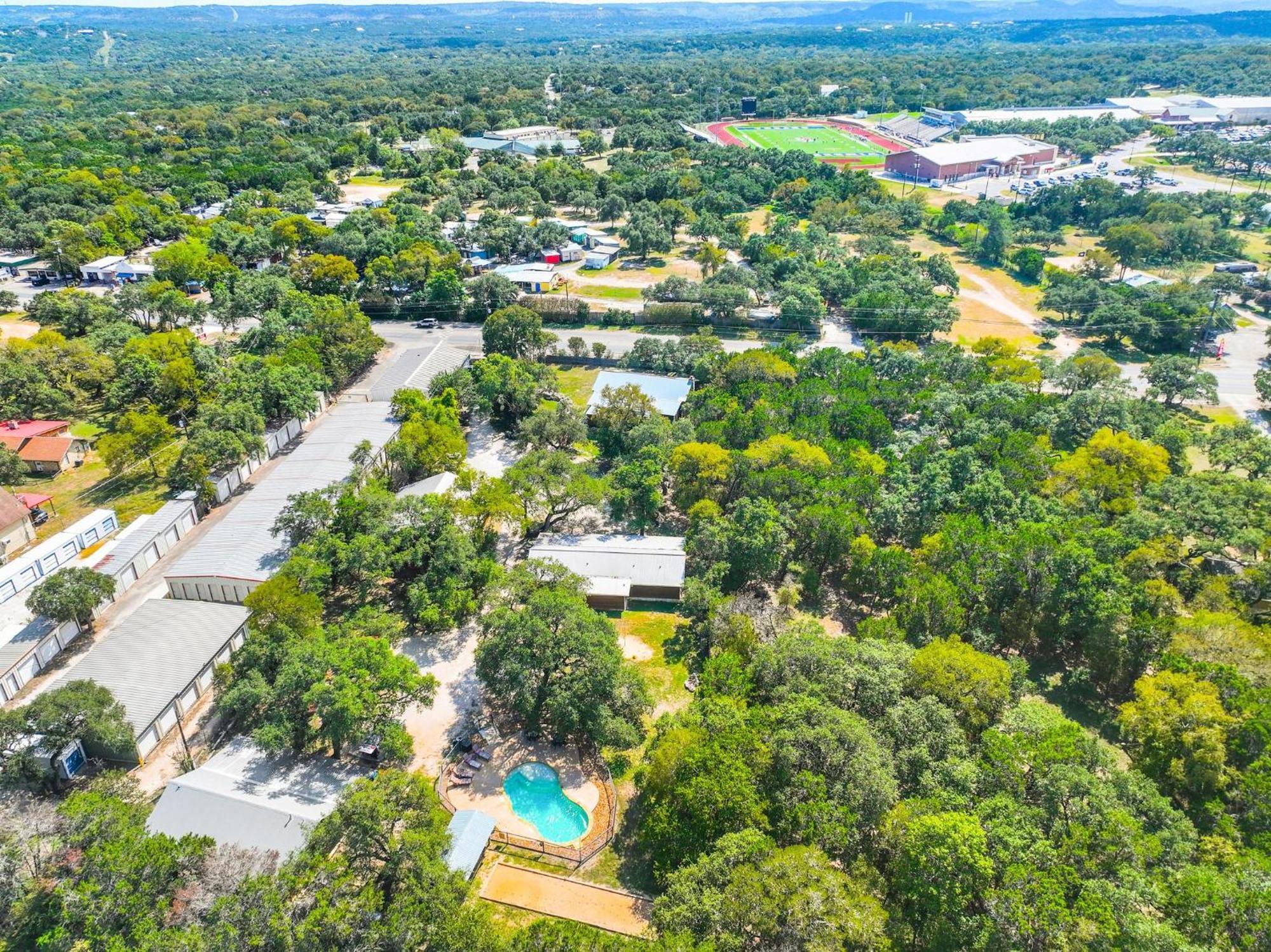 Wimberley Log Cabins Resort And Suites- The Oak Lodge Экстерьер фото