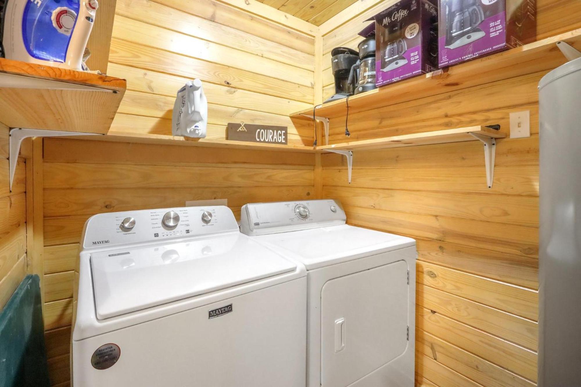 Wimberley Log Cabins Resort And Suites- The Oak Lodge Экстерьер фото