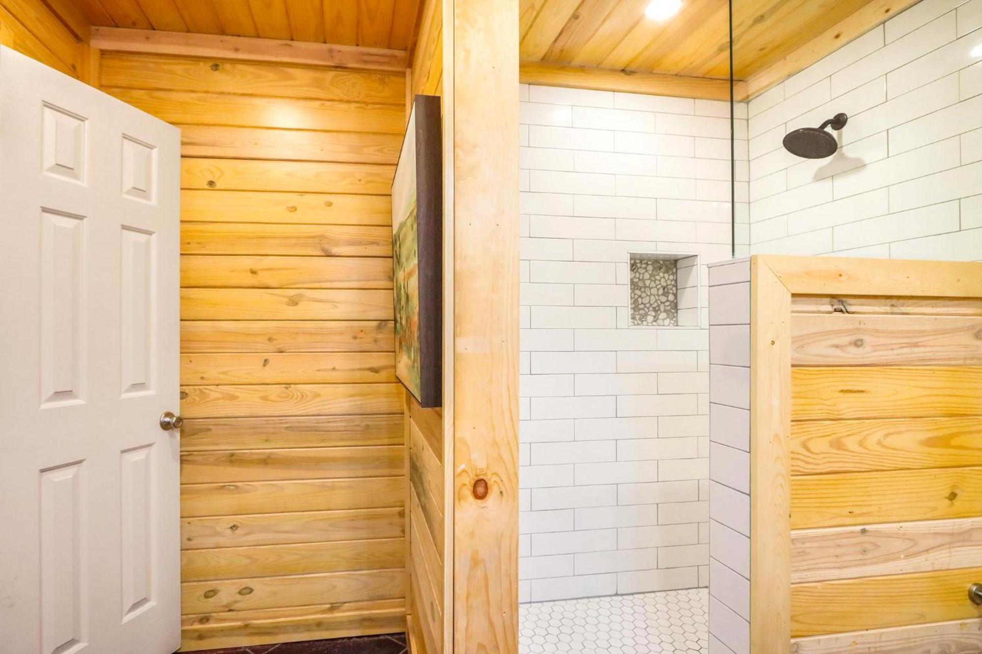 Wimberley Log Cabins Resort And Suites- The Oak Lodge Экстерьер фото