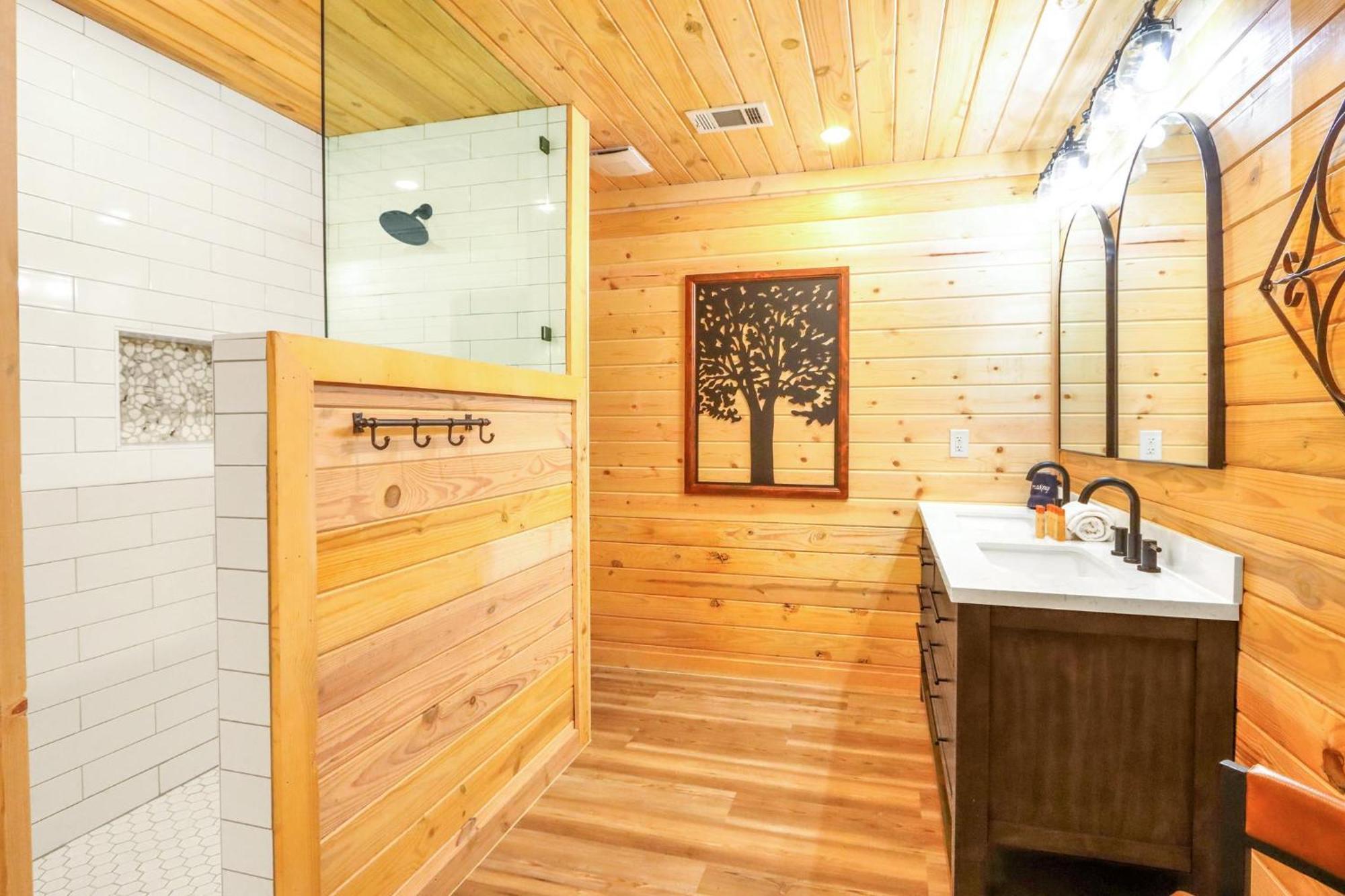 Wimberley Log Cabins Resort And Suites- The Oak Lodge Экстерьер фото