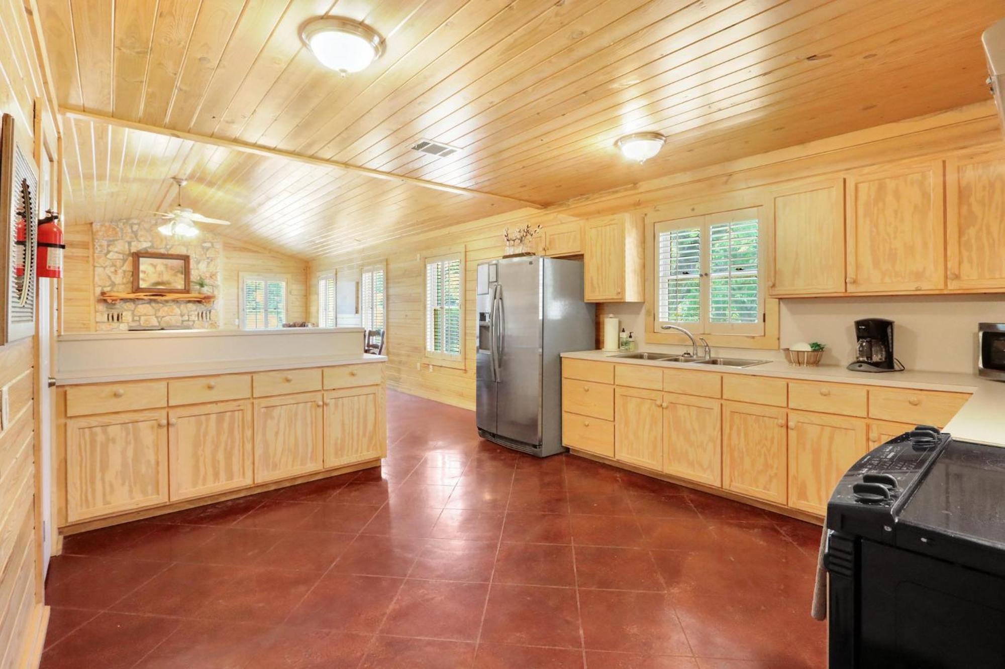 Wimberley Log Cabins Resort And Suites- The Oak Lodge Экстерьер фото