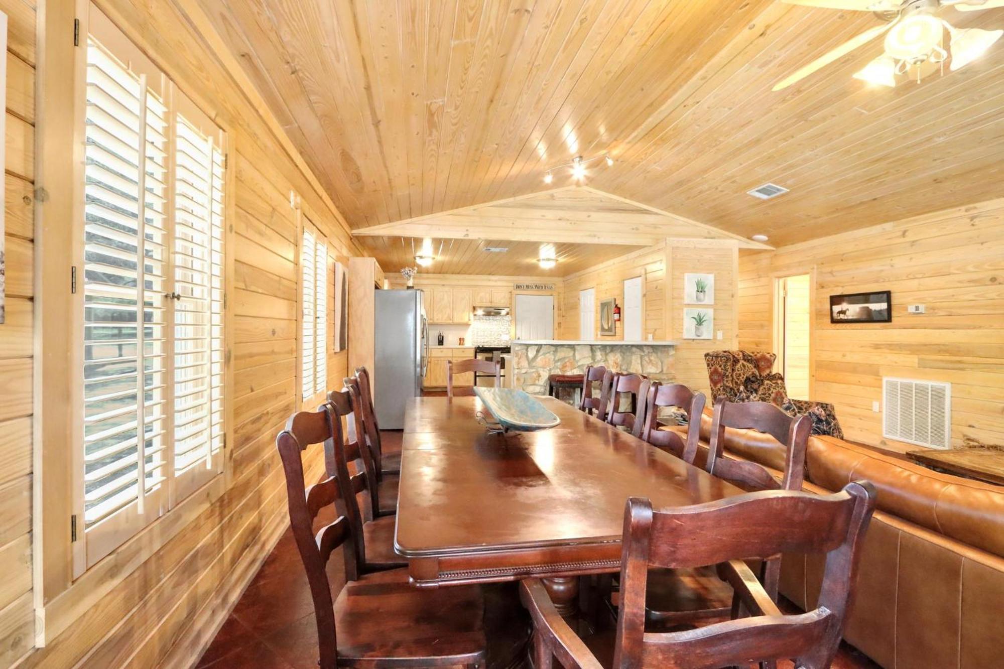 Wimberley Log Cabins Resort And Suites- The Oak Lodge Экстерьер фото