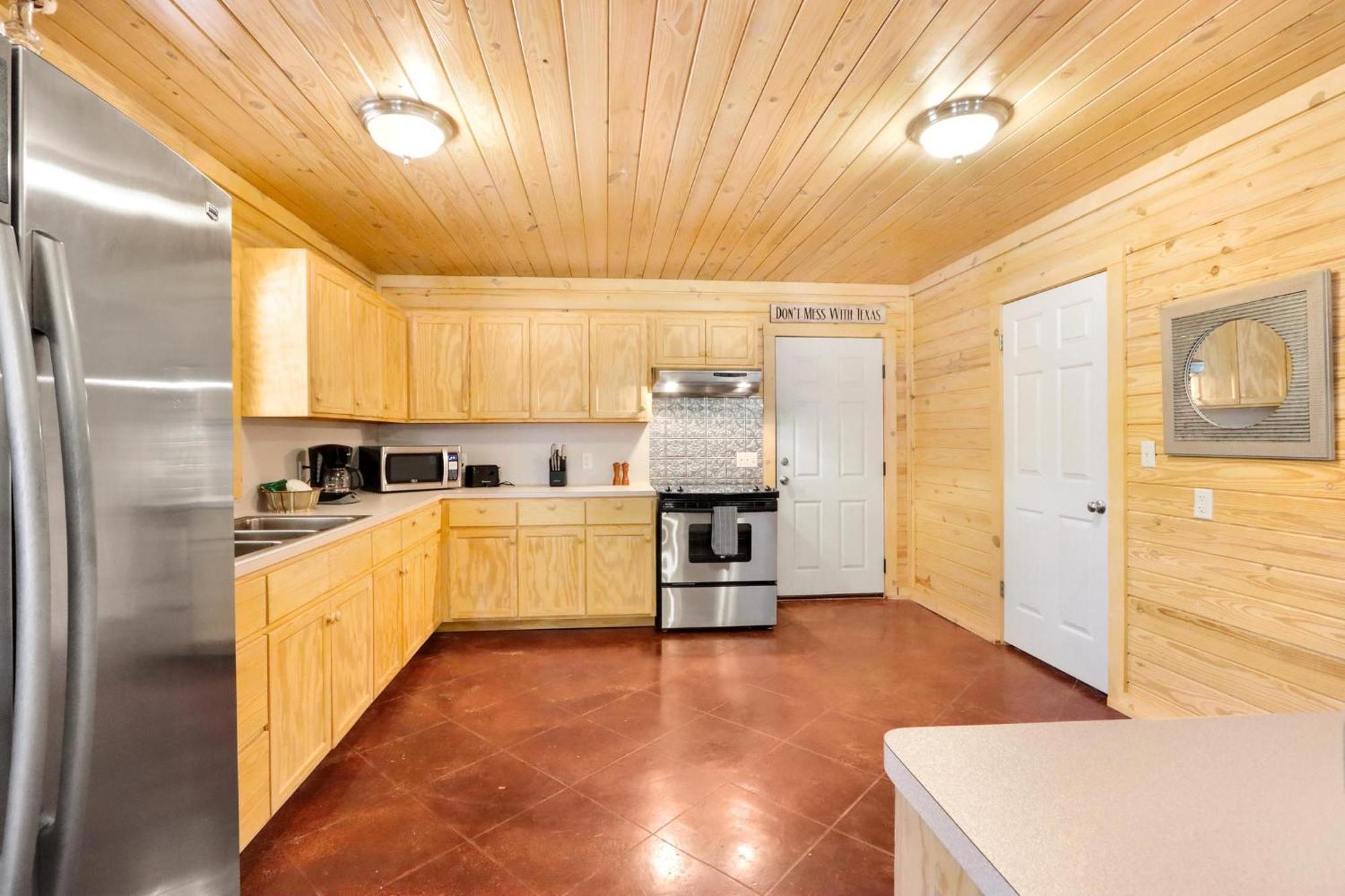 Wimberley Log Cabins Resort And Suites- The Oak Lodge Экстерьер фото