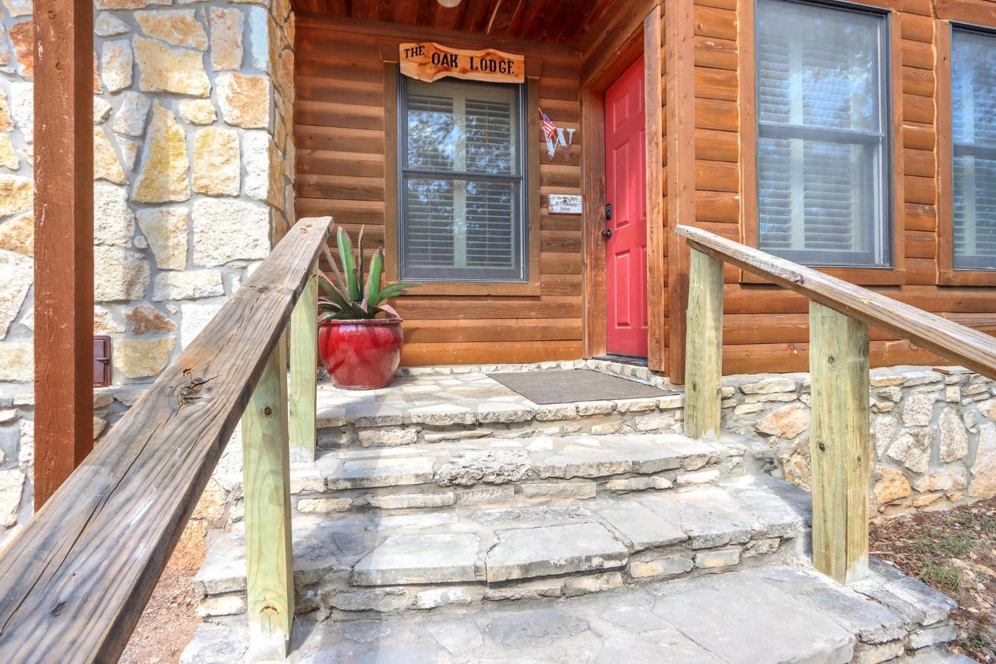 Wimberley Log Cabins Resort And Suites- The Oak Lodge Экстерьер фото