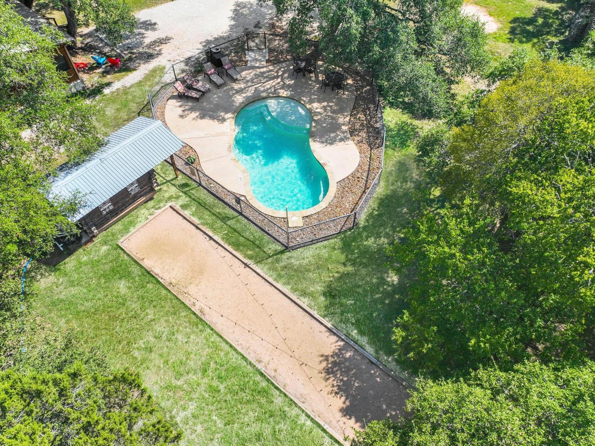 Wimberley Log Cabins Resort And Suites- The Oak Lodge Экстерьер фото